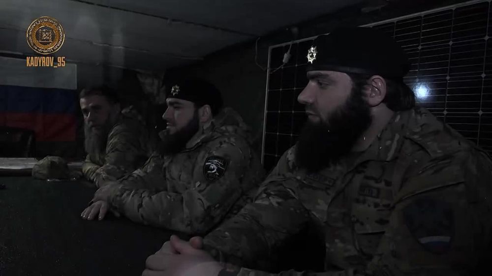 Рамзан Кадыров: В зоне проведения специальной военной операции совместно с батальоном «Юг-АХМАТ» МО РФ успешно несут службу и бойцы сводного отряда ("АХМАТ") МВД по ЧР. В настоящий момент они выполняют оперативно-боевые задачи в Запорожской области