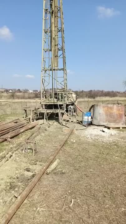 При бурении скважины в Токмаке пройдена отметка в 113 из 170 метров