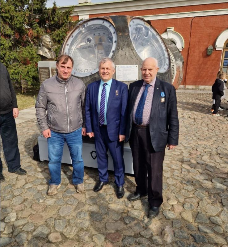 Роскосмос передал аппарат космического корабля "Союз МС-02" в Музей космонавтики Санкт-Петербурга