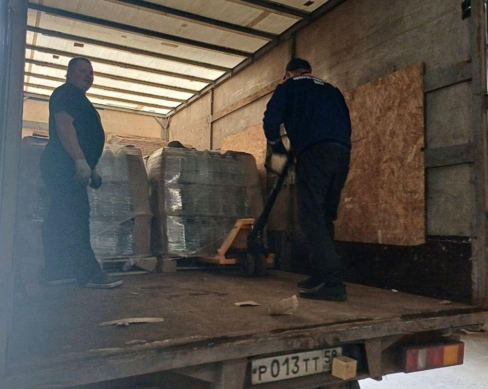 В Токмаке пензенцы формируют запас питьевой бутилированной воды