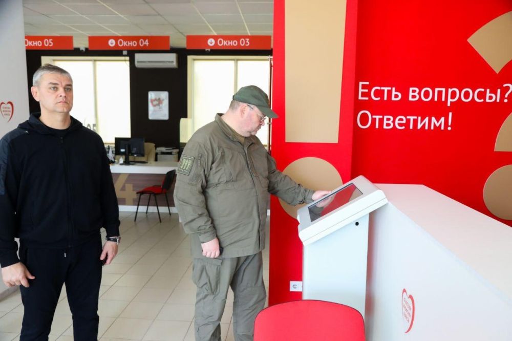 Олег Мельниченко положительно оценил новый МФЦ в Токмаке