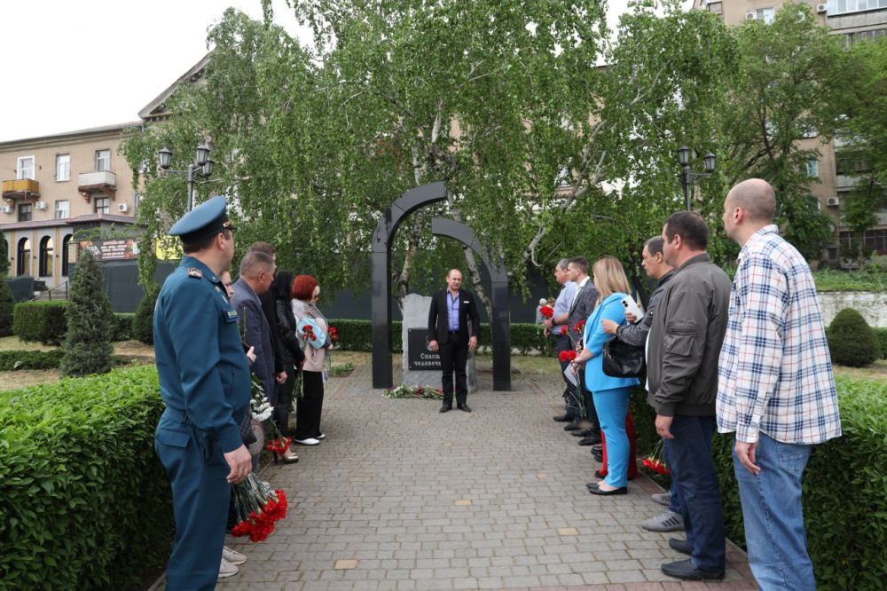 ������ ��������: � ����� ������ ������-������������ � ����� ������������ ������ � ��������� ������������� ��� ��������...