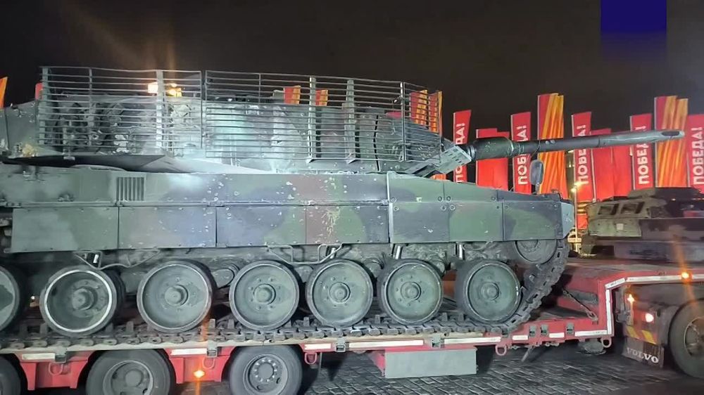 ��������� ����� Leopard 2A6 � T-72 �������� �� ��������� ���� � ������, ��� 1 ��� ����� ������ ������ ��������� �������� ������� �� ���� ���