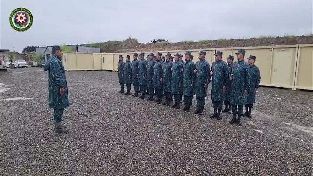 Флаг Азербайджана поднят над переданными Арменией селами