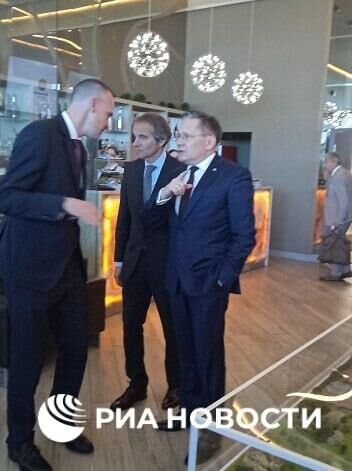 Переговоры Лихачева и Гросси в аэропорту Калининграда продлились почти три часа