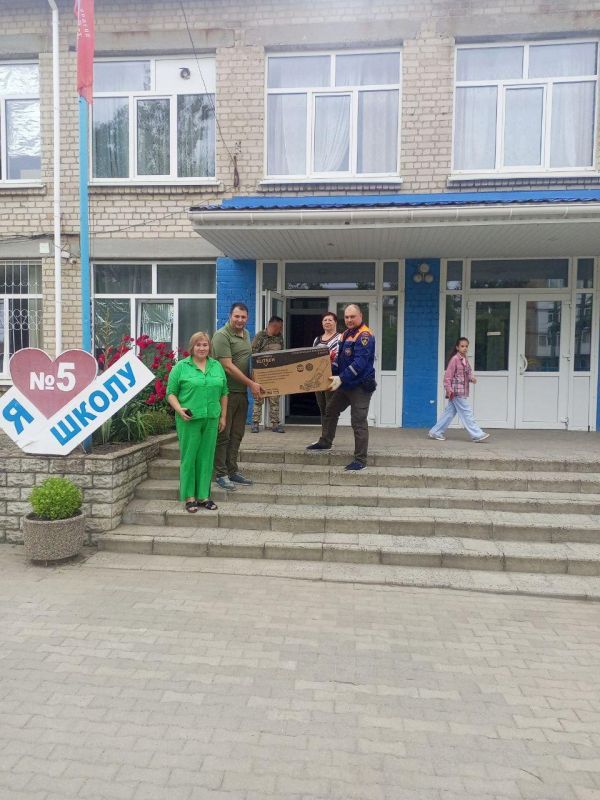 Содержать в порядке пришкольные территории Токмака помогают пензенцы