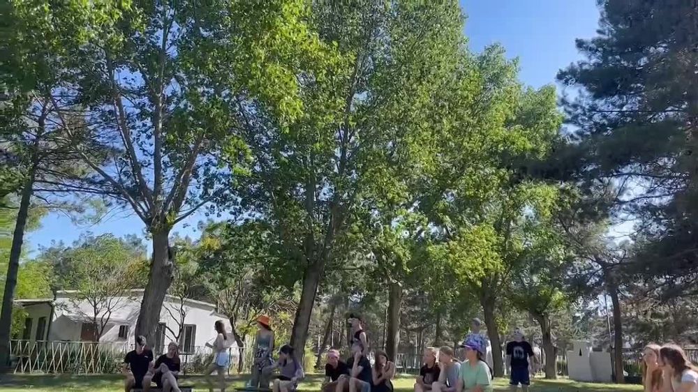 Ребята из Токмакского и Пологовского муниципальных округов поблагодарили пензенских шефов за путевки на Черное море