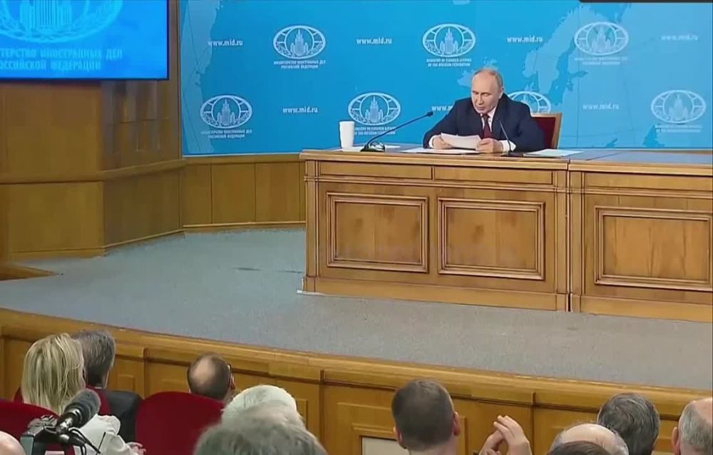 Олег Царёв: Мир, а не заморозка, — заявил Владимир Путин на встрече с руководством МИД РФ