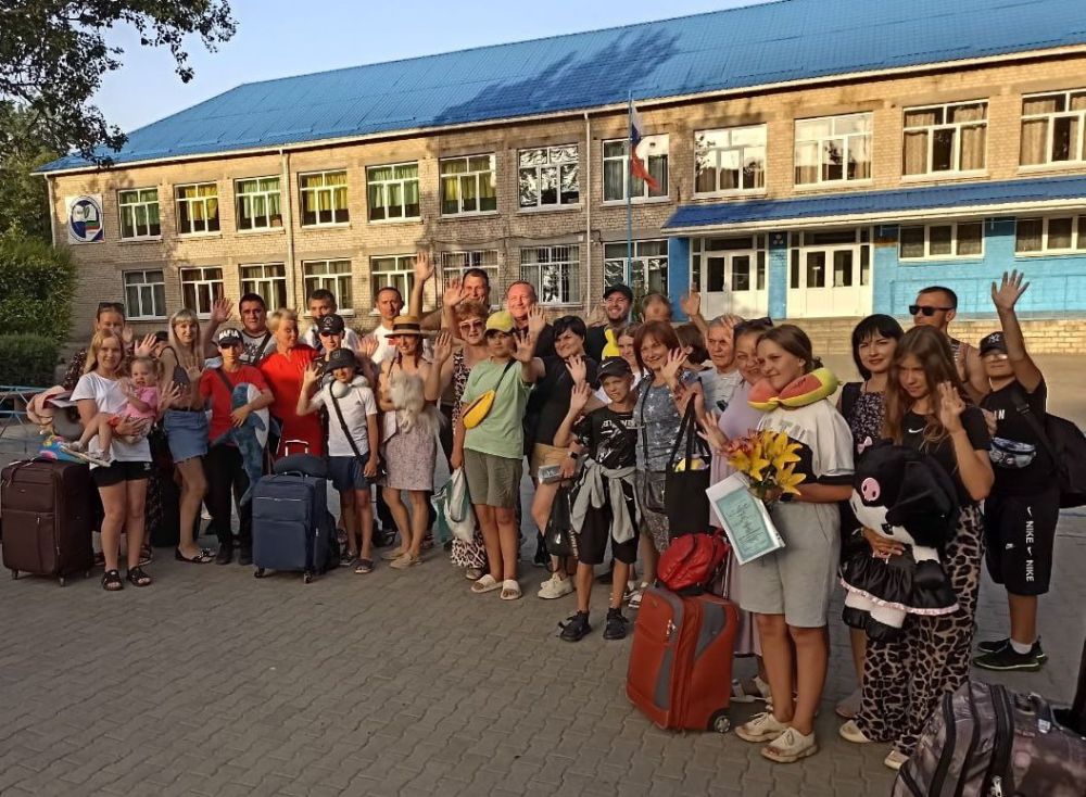 Школьники Токмакского и Пологовского округов вернулись из оздоровительного лагеря в Анапе