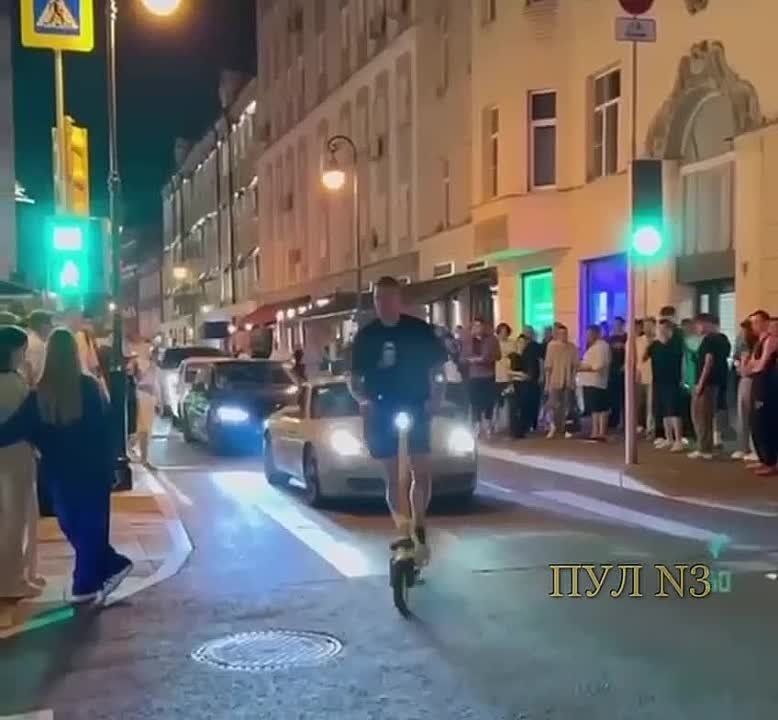 ������ ������� ������������ �������� � ���������� ������ ��� ������������ ������� � �����: �� ���������� ������ ������ ������ �� ����������� �� ����� � ������� ��������� �� ������ - ��������������, � ������� ��������� �� ���� ������
