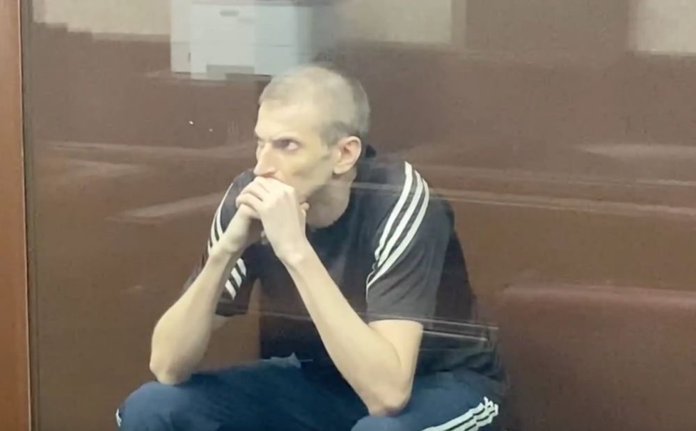 Сергей Колясников: На фото ОнЖеРебенок Игорек, 35 годиков