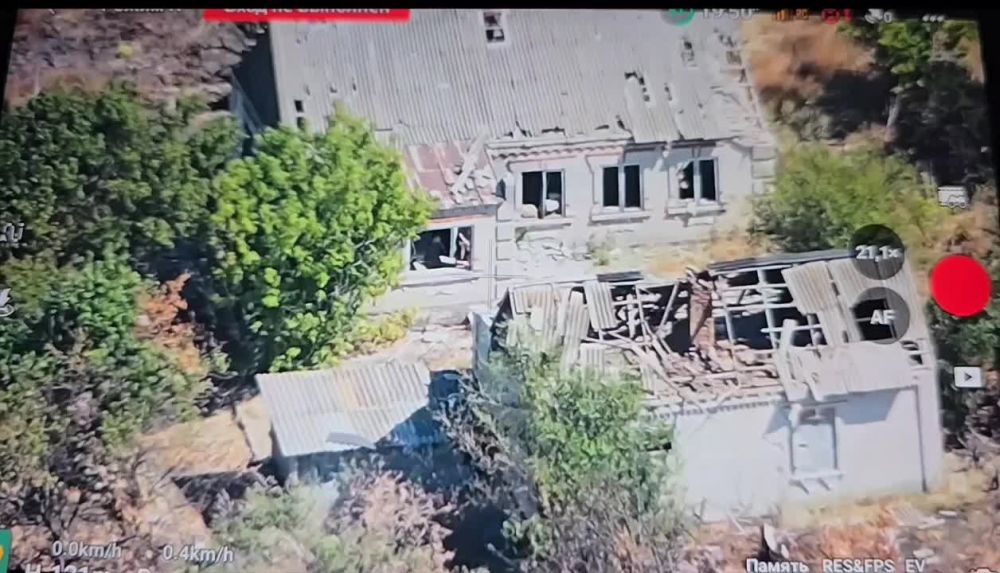 �������� �����: � ������ �.� ��������� ����������� ������� ��� ���������� ����� ����� � ��� � �����������, ������ ��������� ������ 4 ������� ���� ������ ����������� �� ���������� (������ ������, ��������� ������� � ���)