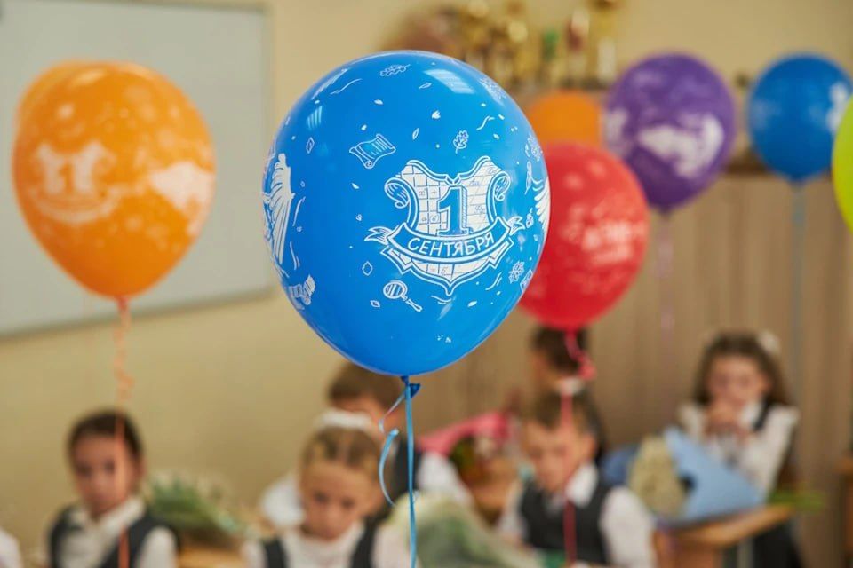 Херсонская область. Первоклассники в Херсонской области получили более 2 тыс. наборов со школьными принадлежностями в...