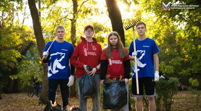 Молодогвардейцы провели субботник и убрались на могиле Героя Великой Отечественной войны