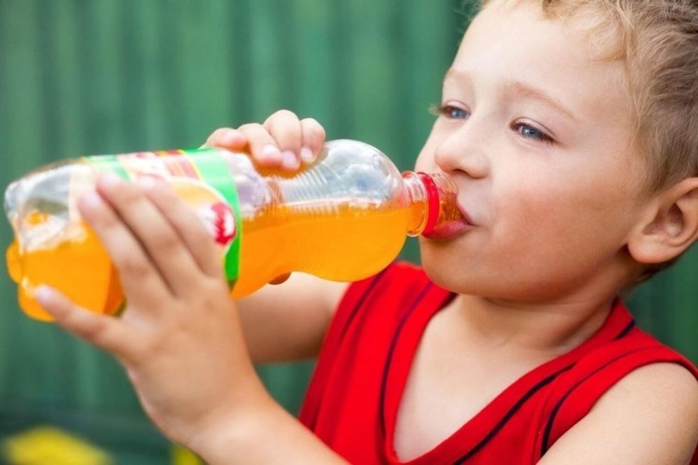 Минфин планирует повысить акцизы на сладкие напитки