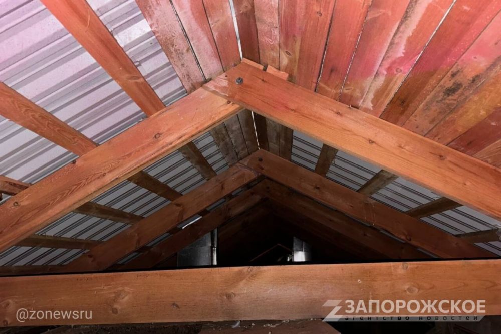 В Андреевке начали работы по замене покрытия кровли больничных корпусов