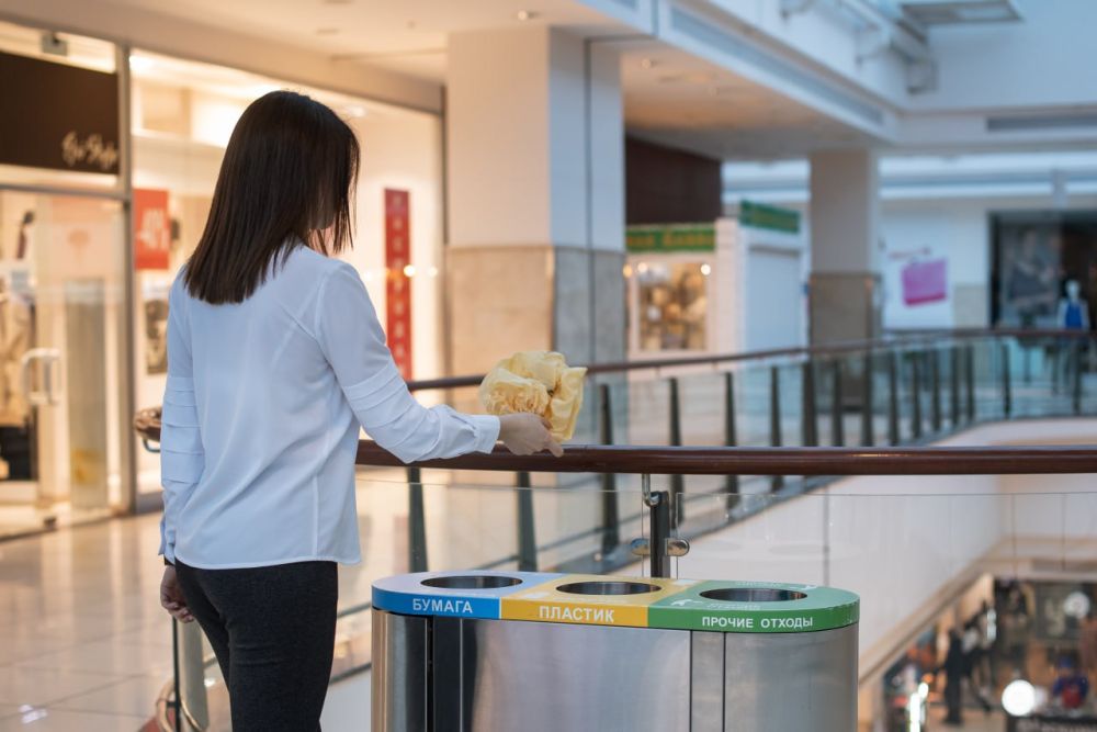 В запорожских школах установят контейнеры для раздельного сбора мусора