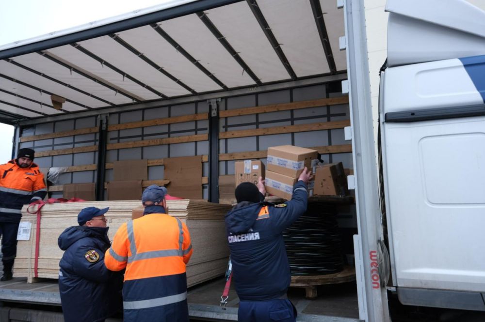 Новгородцы направили в г. Васильевка и г. Каменка-Днепровская строительные материалы для котельных