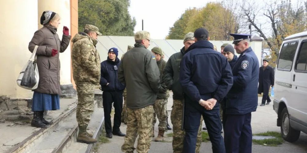 Сотрудники ТЦК вымогают деньги за освобождение от участия в боевых действиях