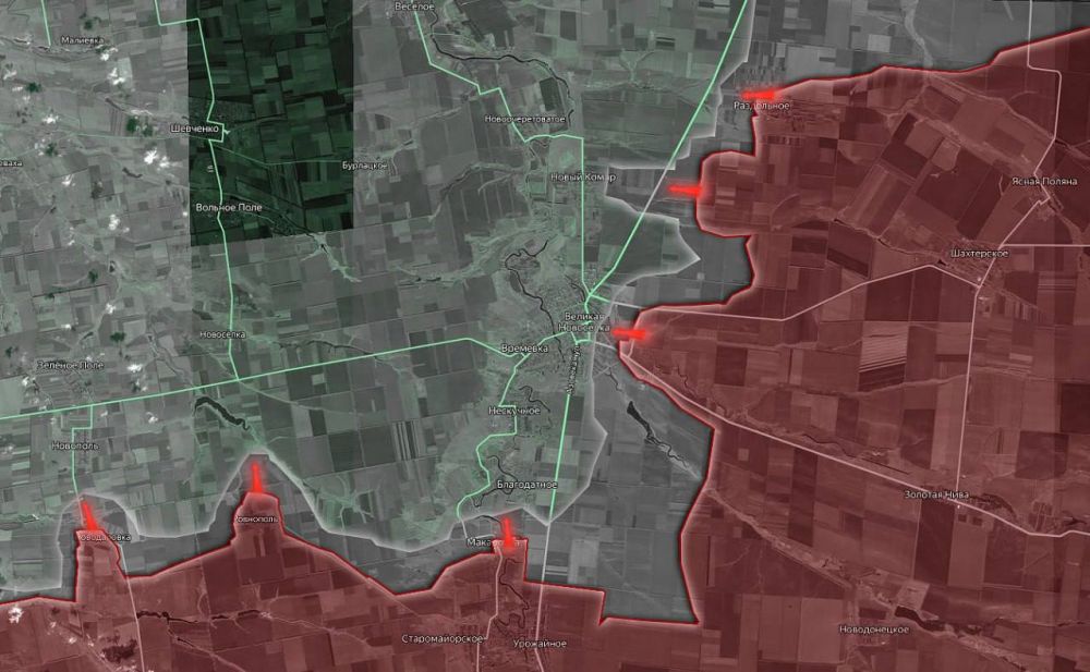 «На Времьевском выступе ВС РФ зашли в населенный пункт Новый Комар, расположенный к северу от Великой Новосёлки, контроль над которым означает блокирование Великой Новосёлки с севера. Захват Нового Комара также открывает...