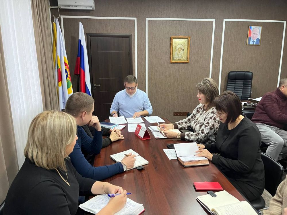 Глава Акимовского муниципального округа Александр Трудоношин провел оперативное совещание с представителем шеф-региона Ярославской области и начальниками структурных подразделений администрации