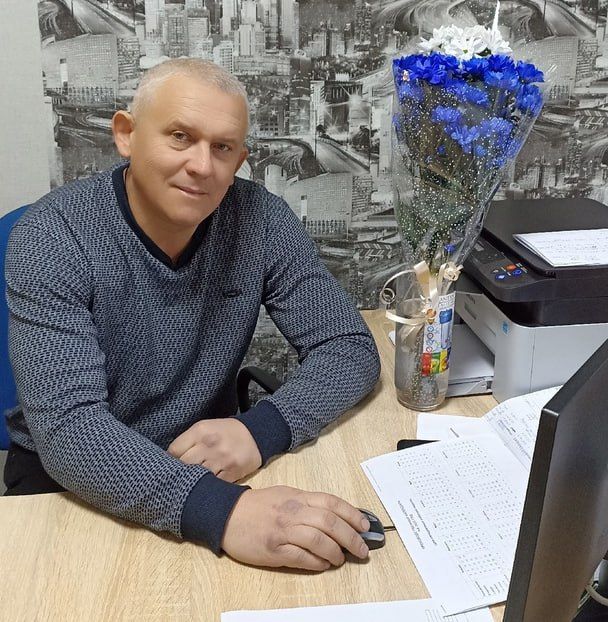 Сегодня свой день рождения отмечает депутат Куйбышевского окружного совета и директор МУП "Благоустройство" Сергей Суржа