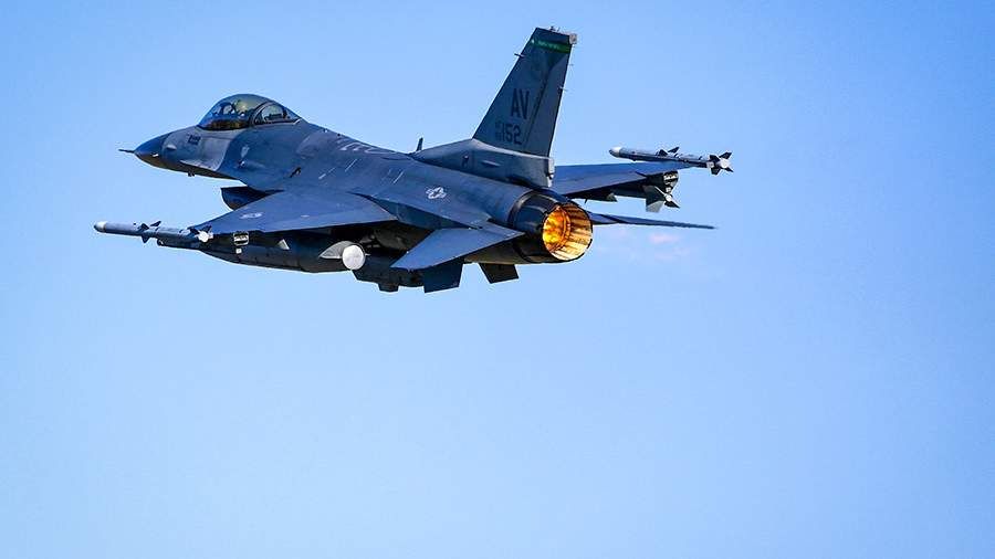 �������� ��������� �������������� ������ F-16 � ���������