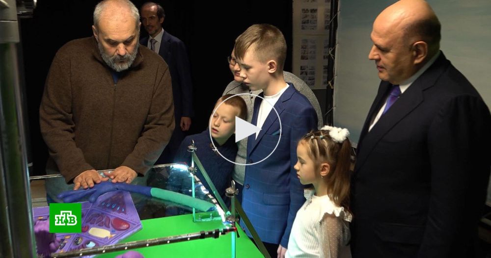 Мишустин вместе с детьми создал новогодний мультфильм