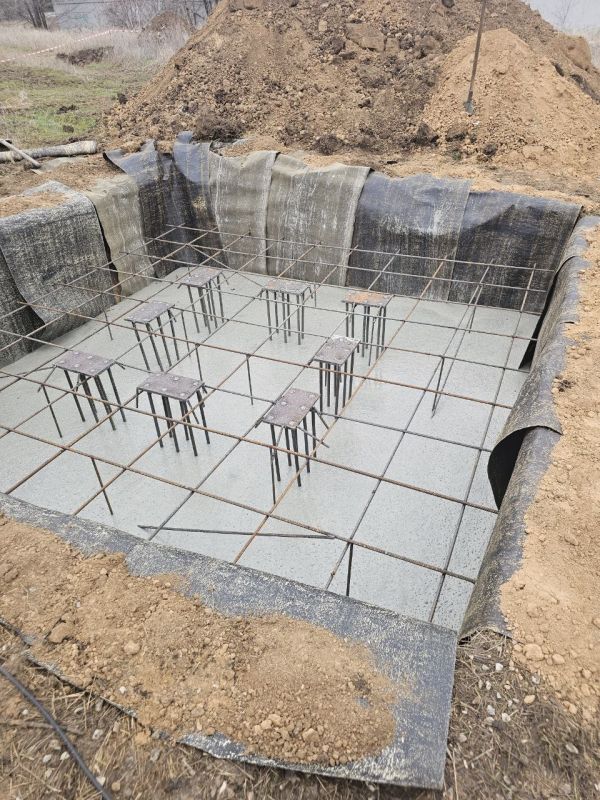 Завершено устройство бетонного фундамента для установки водонапорной башни в микрорайоне Железнодорожный города Токмак