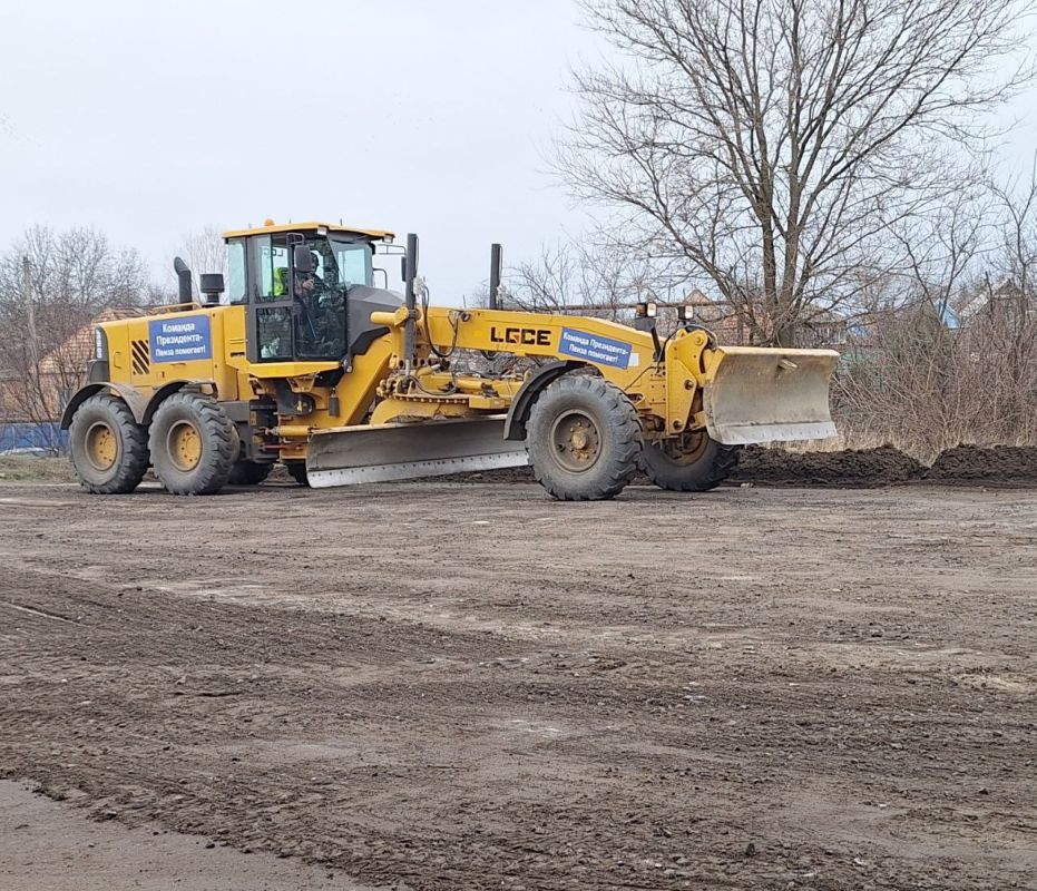 В Токмакском муниципальном округе грейдируют проблемные участки дорог