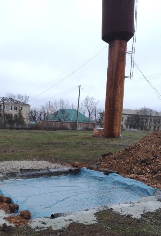 Готов фундамент под установку новой башни Рожновского в районе школы-интернат города Токмак