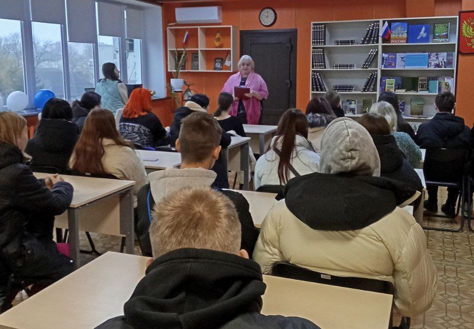 Ко Дню российского студенчества в Токмакской центральной городской библиотеке проведен литературный круиз «Татьяны прославившие русскую литературу»