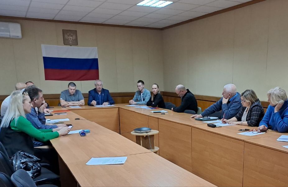 Политсовет местного отделения г. Бердянск партии "Единая Россия" начал заслушивать отчёты депутатов о проделанной работе