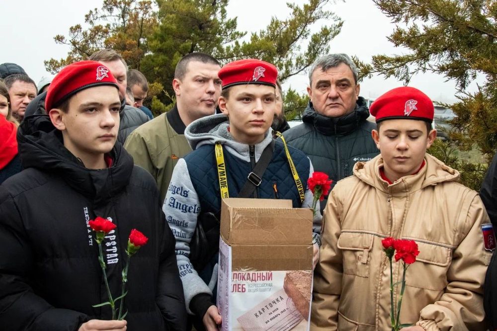 ������ ��������: � �������������� ������� ������ ����� �������� 1941-1943 �����