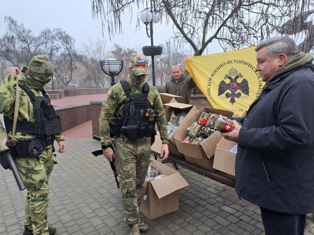 Военно-историческое общество передало для штурмовых подразделений аптечки с набором самых необходимых препаратов