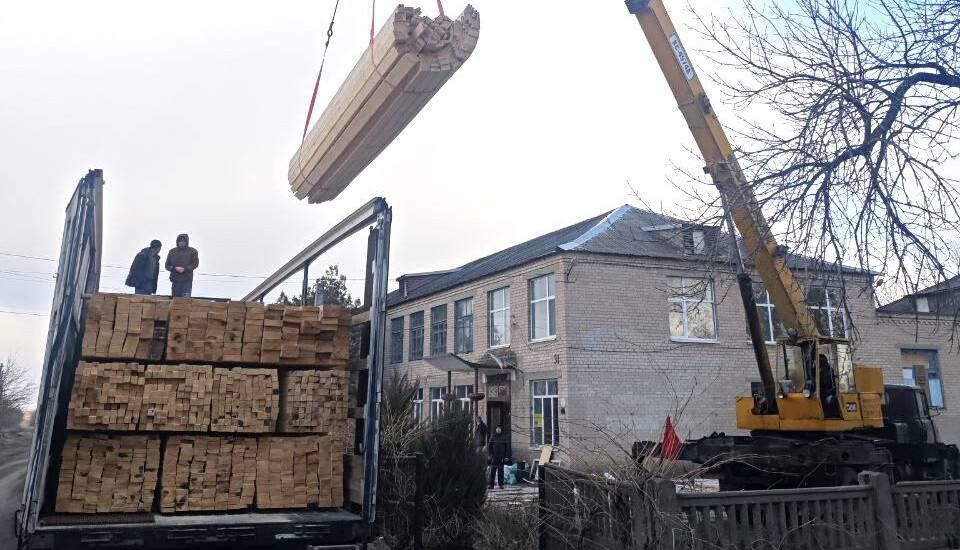 Специалисты из Пензенской области помогут с ремонтом школы в Токмаке