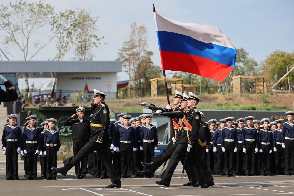 Кабмин рассмотрит вопрос приема эвакуированных детей в военные училища