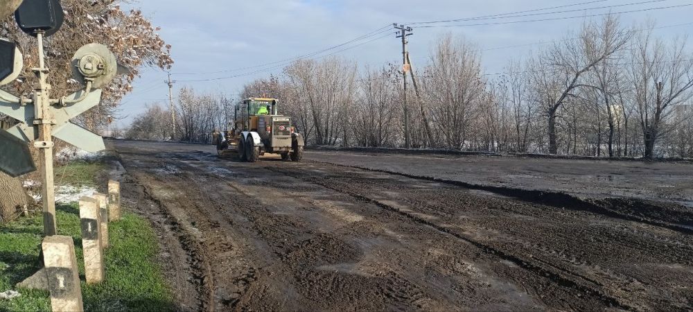 Улично-дорожная сеть Токмака приводится в порядок при содействии пензенцев