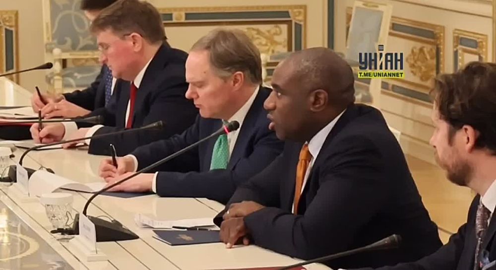 Министр иностранных дел Великобритании Дэвид Лэмми продемонстрировал глубокие познания в истории, сообщив, что тысячу лет назад дочери Киевских князей выходили замуж за английских принцев, и это признак давнего...