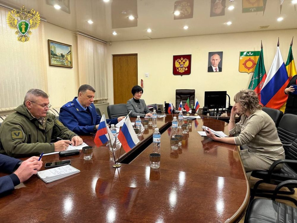 В Энергодаре личный прием граждан провел прокурор Запорожской области Кирилл Осипчук