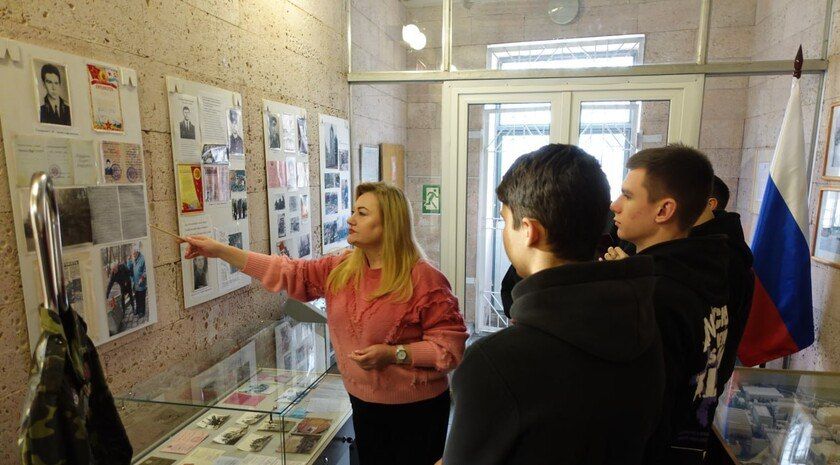 В Токмаке открыли выставку к 36-летию вывода советских войск из Афганистана