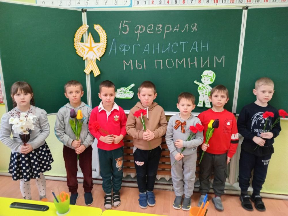 Воспитанники детсада «Ромашка» г. Молочанск почтили память россиян, исполнявших долг за пределами Отечества