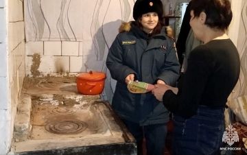 Сотрудники МЧС России напомнили жителям региона о правилах пожарной безопасности в отопительный пeриод