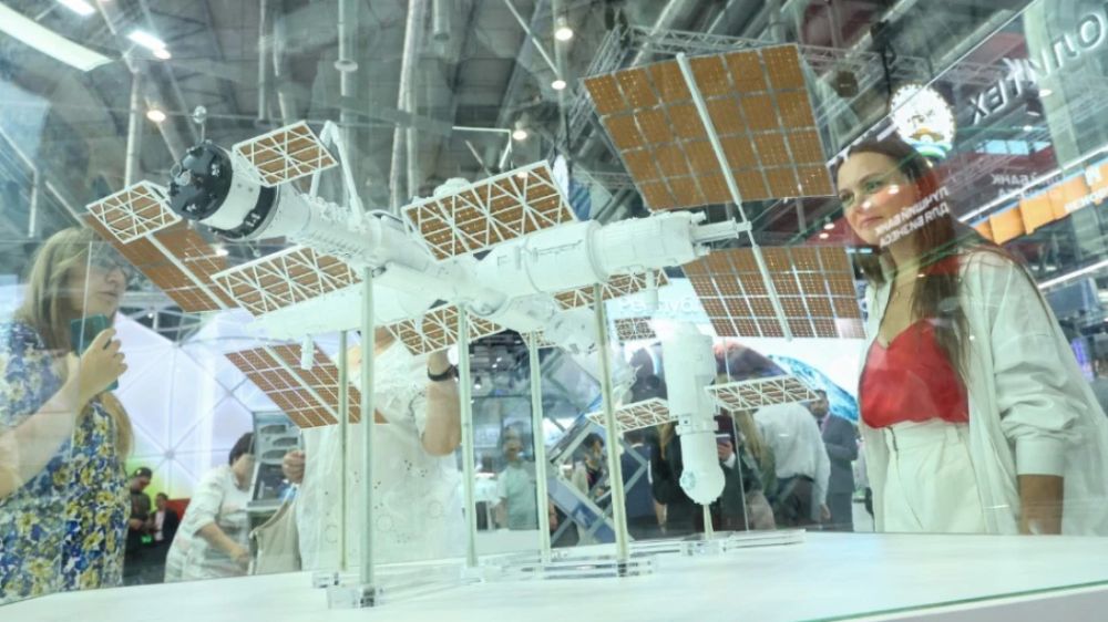 МКС – время вышло, нужны межпланетные экспедиции: Рогозин поддержал Маска