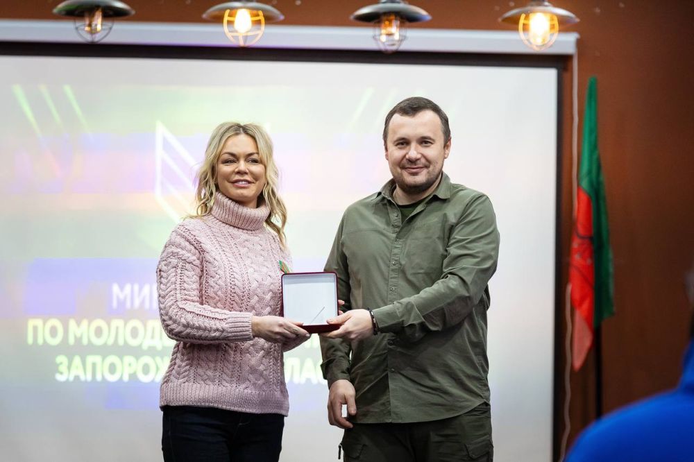 Антон Тицкий: Вручил медаль ордена «За заслуги перед Запорожской областью» заместителю Руководителя Регионального исполкома Московского городского регионального отделения партии «Единая Россия», члену Генсовета партии Ирине...