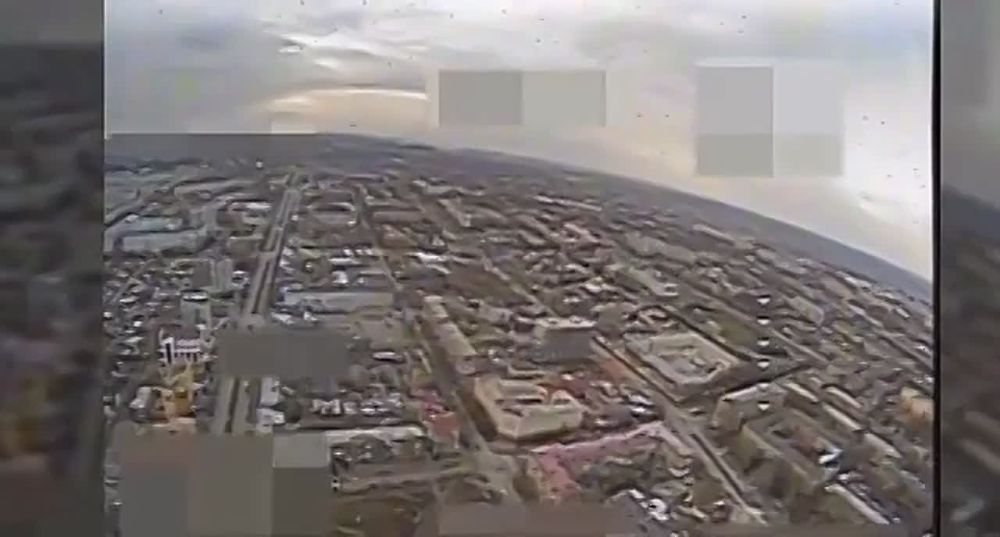 Удар российского беспилотника по зданиям СБУ попал на видео в Запорожье