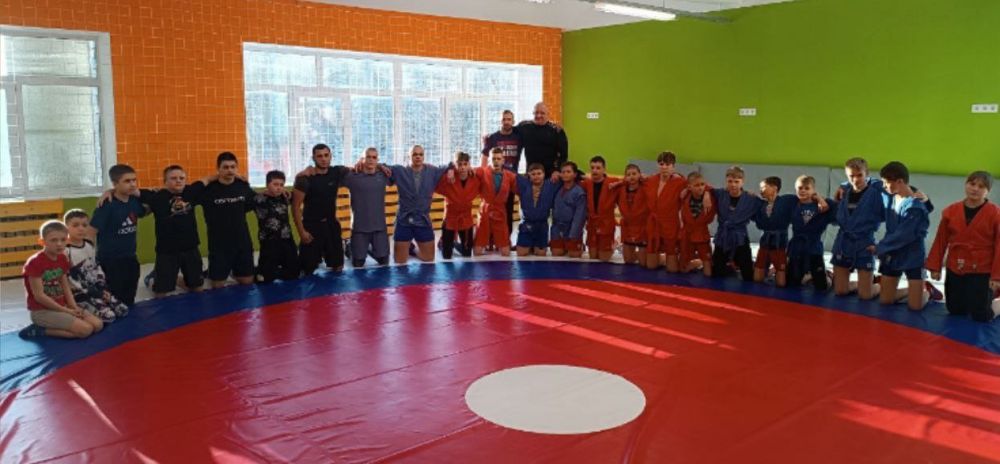 25 февраля на базе школы №4 в рамках тренировочного процесса прошло мероприятие, посвященное памяти погибших участников СВО, выполнявших свой воинский долг на территории Запорожской области