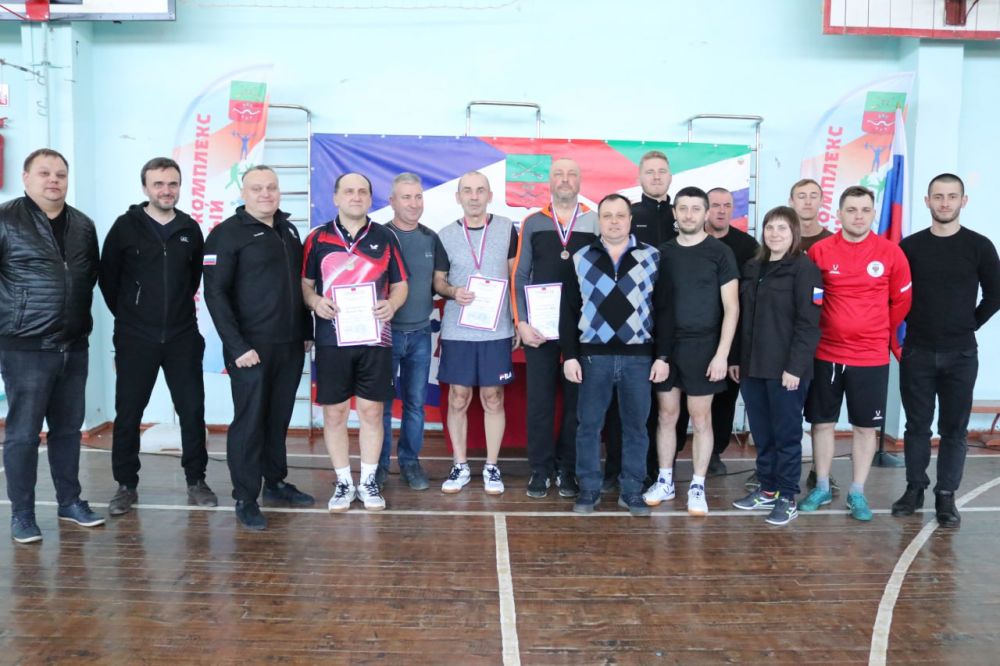 В Мелитополе собрались теннисисты из различных муниципальных округов и министерств Запорожской области чтобы показать свое мастерство, а также почтить память Героя СССР Сергея Васильевича Деменкова