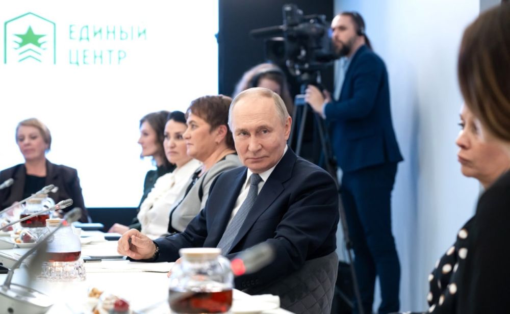 Антон Тицкий: Президент встретился с женщинами – сотрудницами фонда «Защитники Отечества», участницами и ветеранами СВО