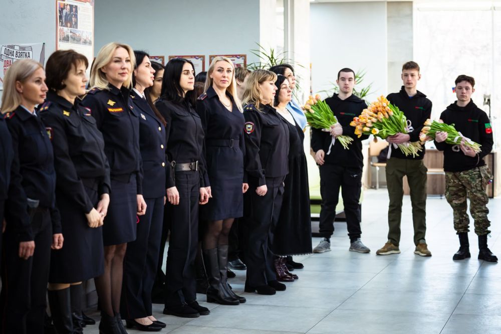 В рамках всероссийской акции «Вам, Любимые» женщины Запорожской области приняли поздравления с праздником 8 Марта